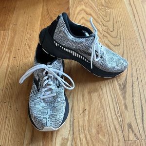Brooks Adrenaline 21 Black/White Sneakers, Size 10, EUC